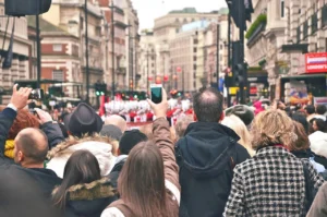 Desastres climáticos y crecientes divisiones socioculturales en la política global